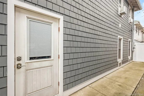 $3,500 | 96 Oregon Street, Long Beach, NY 11561