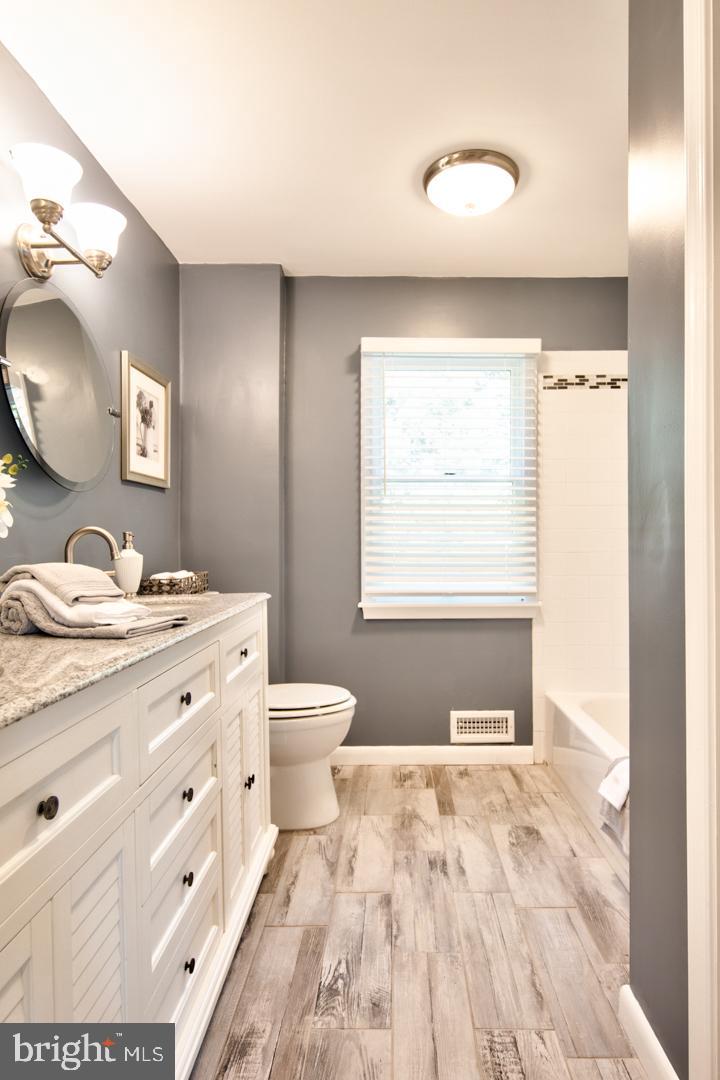 318 Wyndmoor Road Springfield, PA 19064 - Photo 22 of 31 New Main Bath
