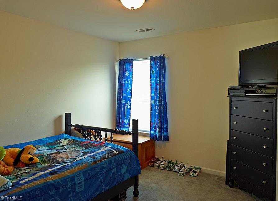 833 Hedgepath Terrace High Point, NC 27265 - Photo 11 of 20 Gallery Image 11