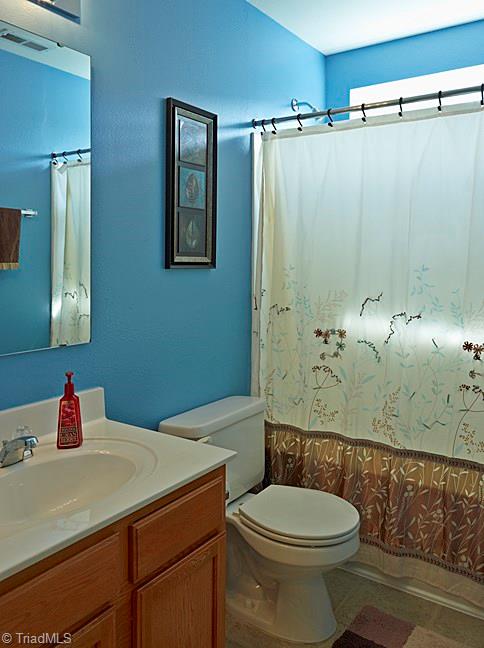 833 Hedgepath Terrace High Point, NC 27265 - Photo 12 of 20 Gallery Image 12