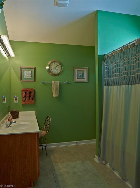 833 Hedgepath Terrace High Point, NC 27265 - Photo 15 of 20 Gallery Image 15