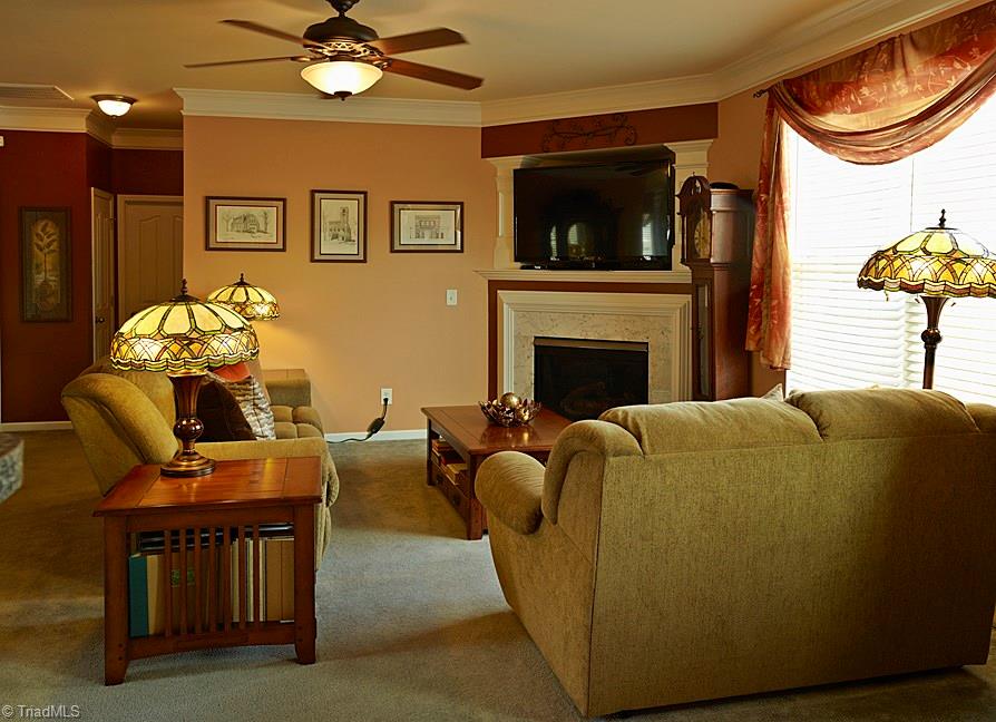 833 Hedgepath Terrace High Point, NC 27265 - Photo 9 of 20 Gallery Image 9