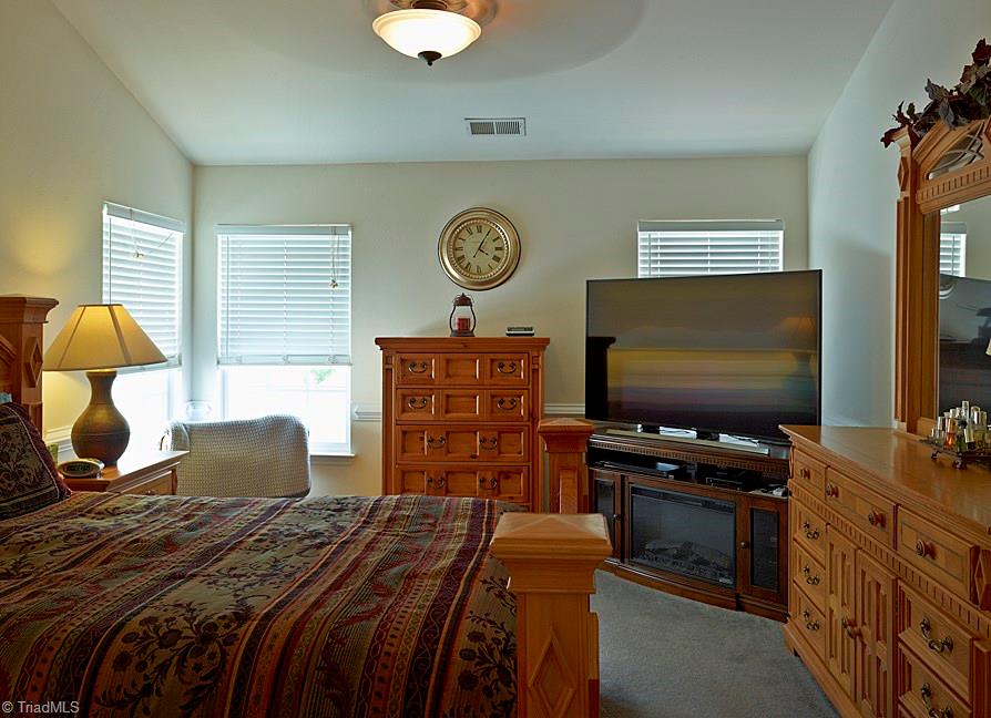 833 Hedgepath Terrace High Point, NC 27265 - Photo 10 of 20 Gallery Image 10