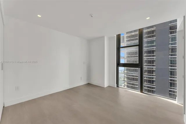 a view of livingroom with furniture