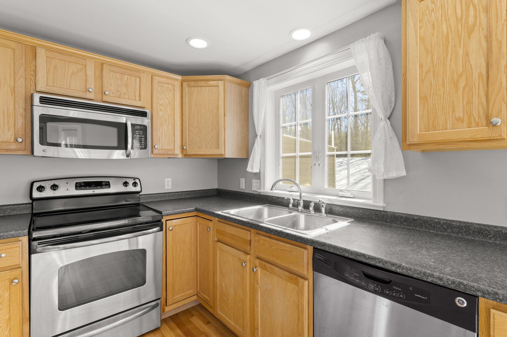 10 Split Rock Drive Rochester, NH 03839 - Photo 22 of 47