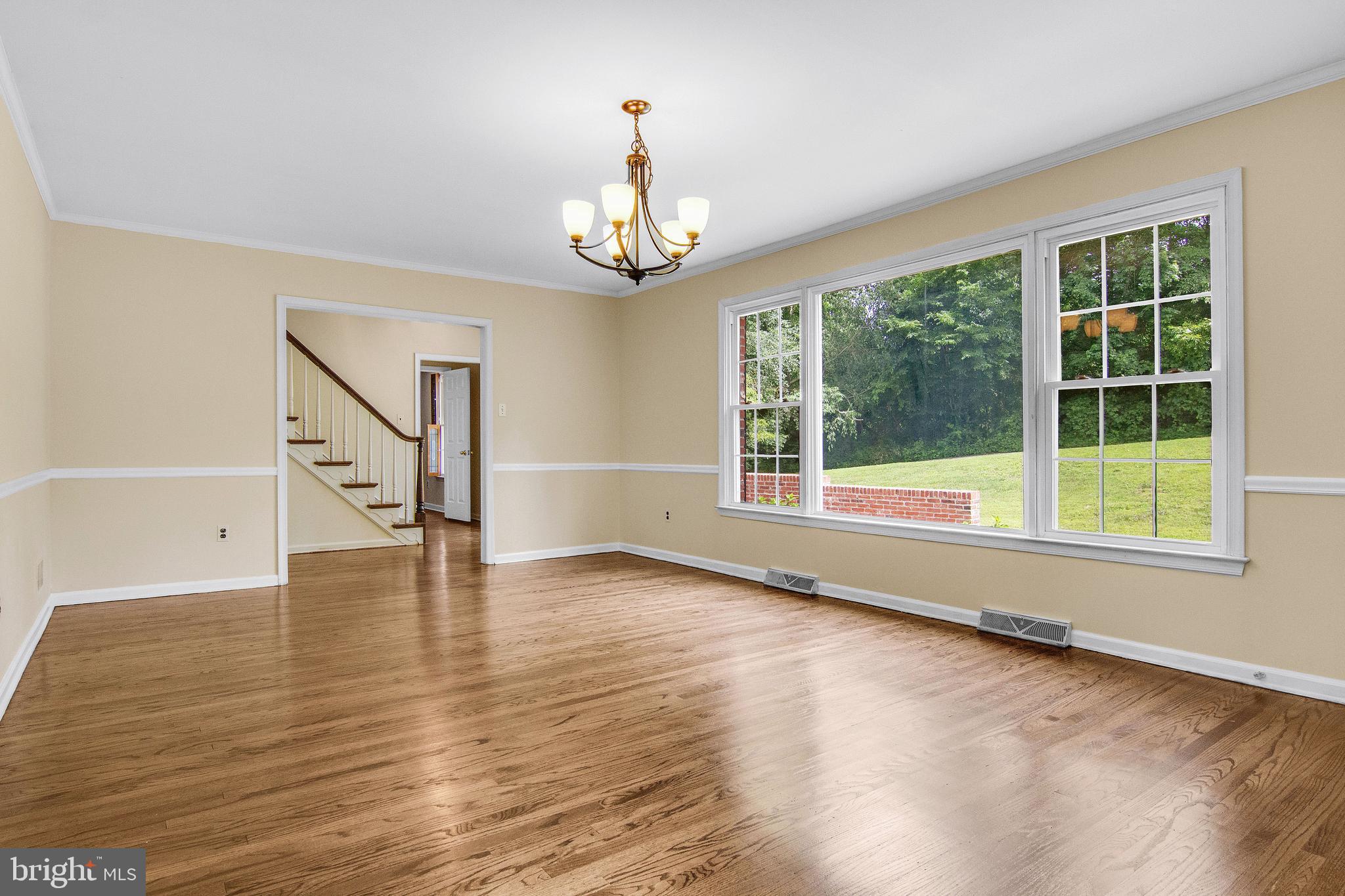 4 Ashbrooke Road Newtown Square, PA 19073 - Photo 14 of 37 Living Room