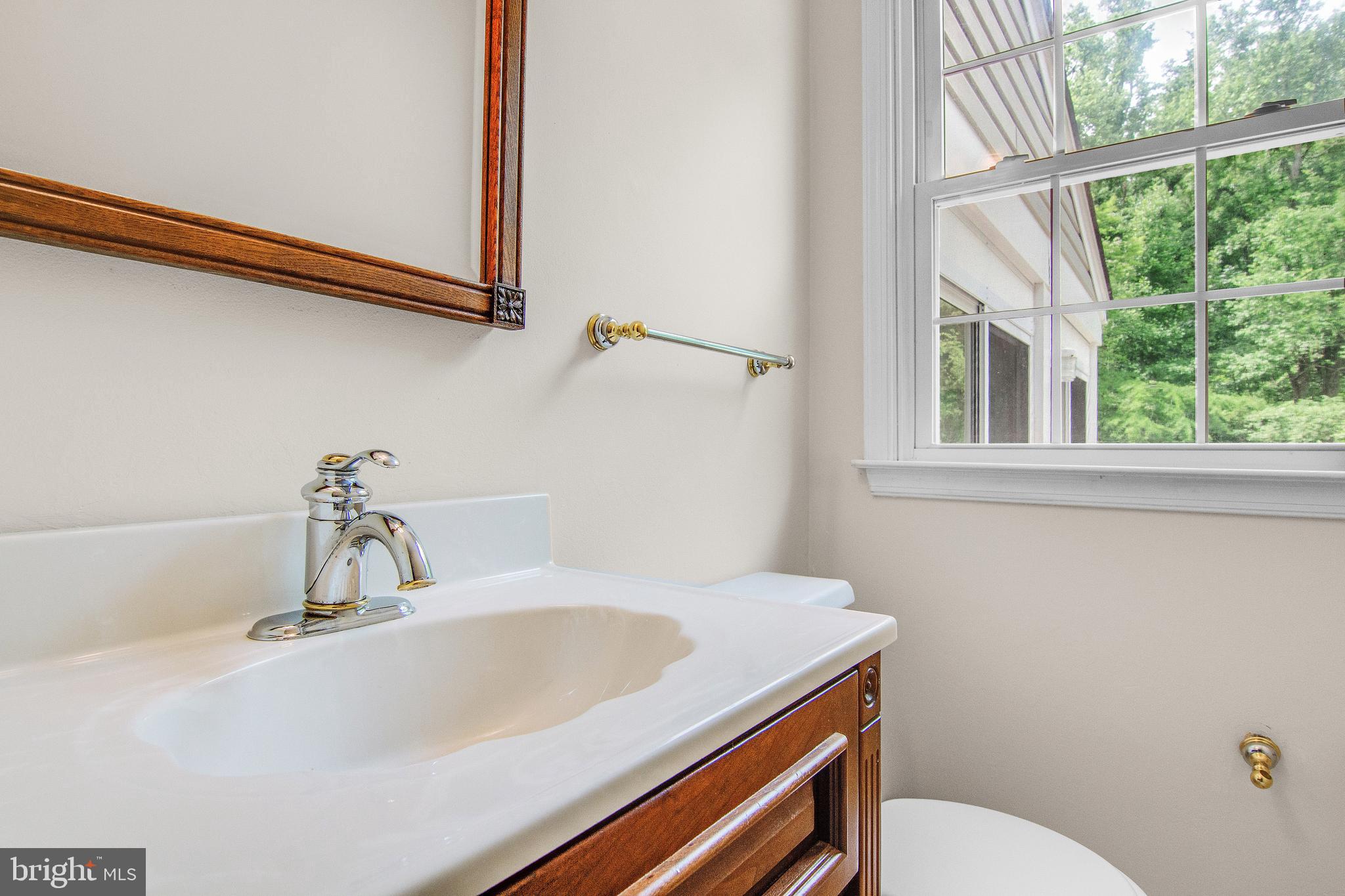 4 Ashbrooke Road Newtown Square, PA 19073 - Photo 18 of 37 Powder Room