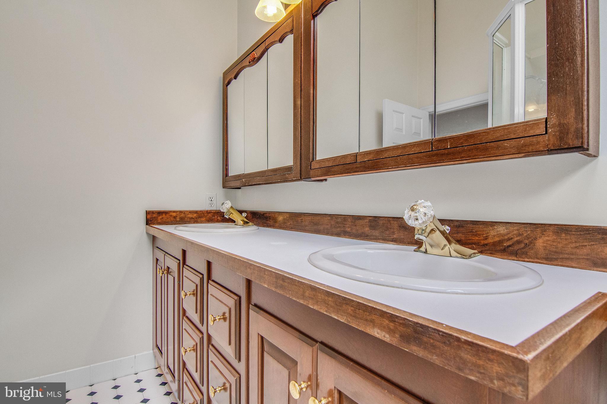 4 Ashbrooke Road Newtown Square, PA 19073 - Photo 23 of 37 Master Bathroom