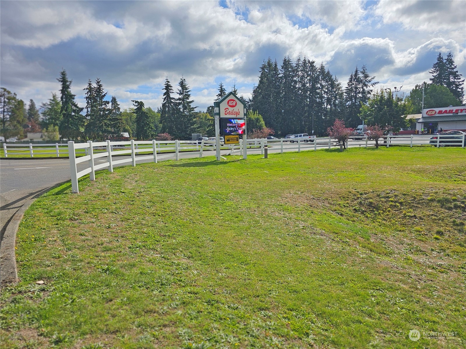 18125 Albany Street Southwest Rochester, WA 98579 - Photo 4 of 21