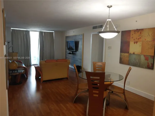 $2,000 | 3000 South Ocean Drive, Unit 210, Hollywood, FL 33019