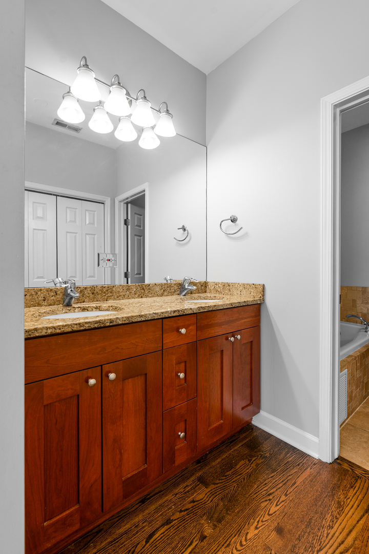 529 North Racine Avenue, Unit 3 Chicago, IL 60642 - Photo 15 of 22