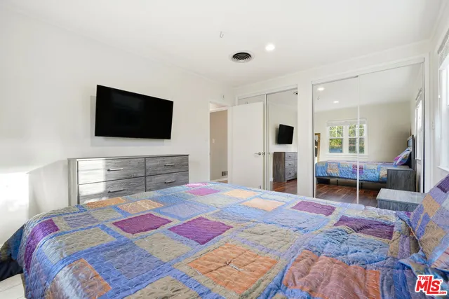 $7,300 | 15040 Hamlin Street, Van Nuys, CA 91411