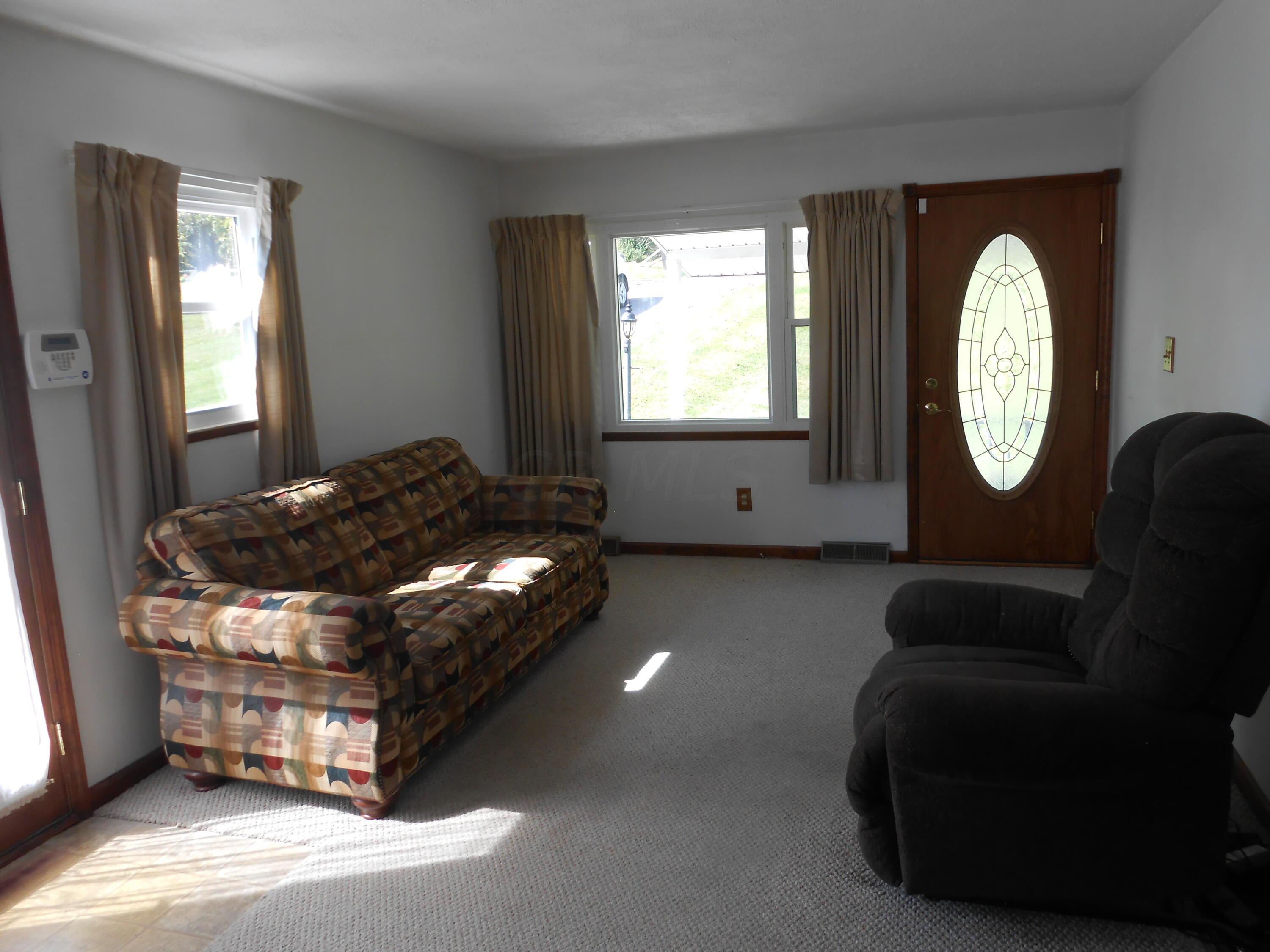 7077 Fairmount Road Newark, OH 43056 - Photo 6 of 25 DSCN9530