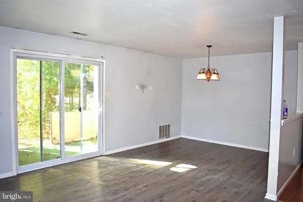 $1,900 | 27 Pin Oak Lane, Tuckerton, NJ 08087