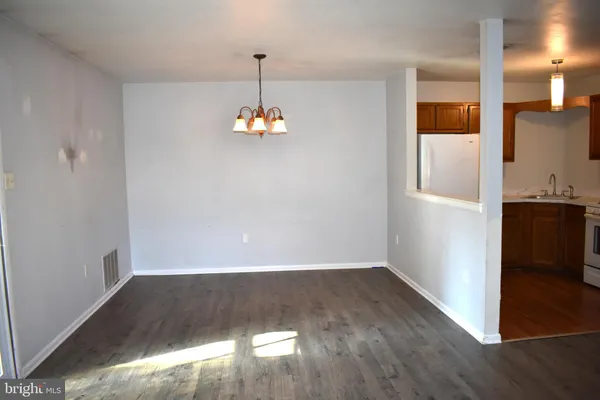 $1,900 | 27 Pin Oak Lane, Tuckerton, NJ 08087