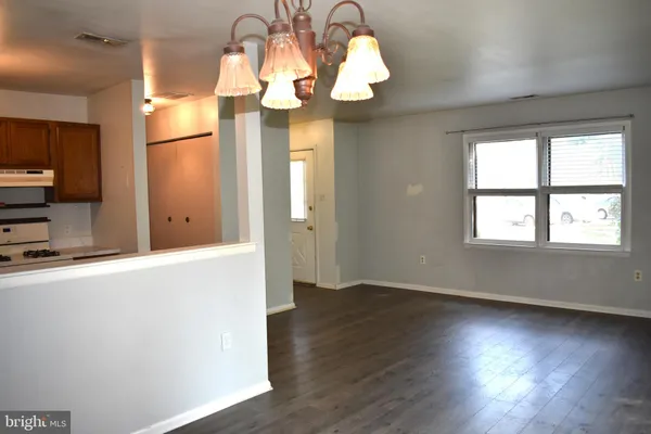 $1,900 | 27 Pin Oak Lane, Tuckerton, NJ 08087