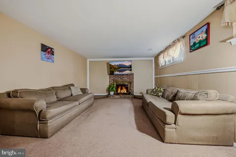 $390,000 | 34 Robert Oakes Drive, Newark, DE 19713