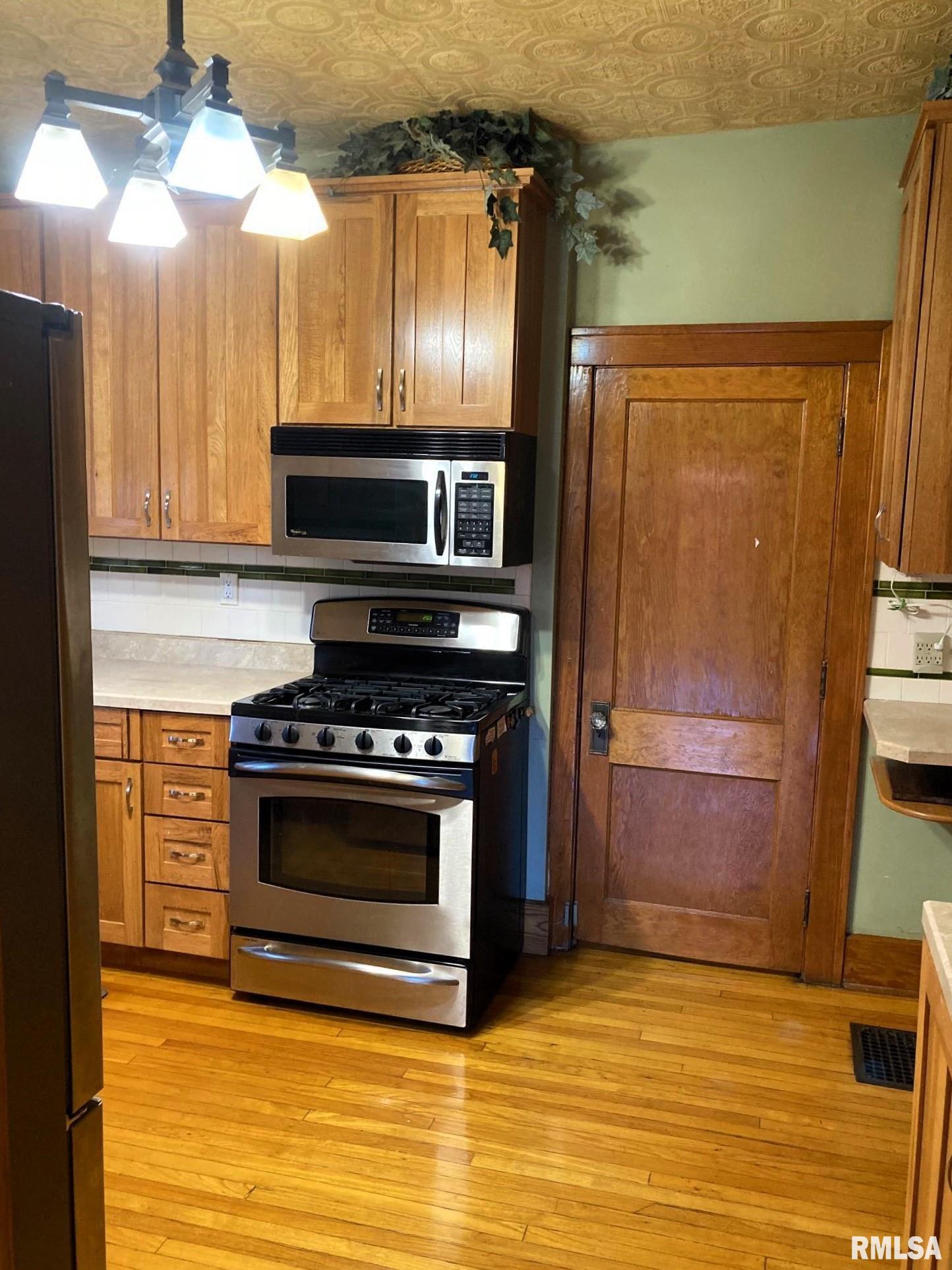 818 South Walnut Street Springfield, IL 62704 - Photo 13 of 35