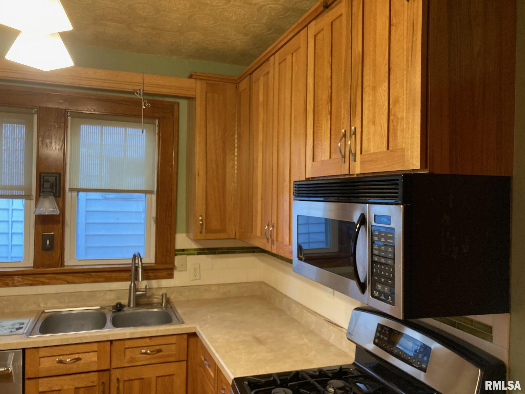 818 South Walnut Street Springfield, IL 62704 - Photo 14 of 35