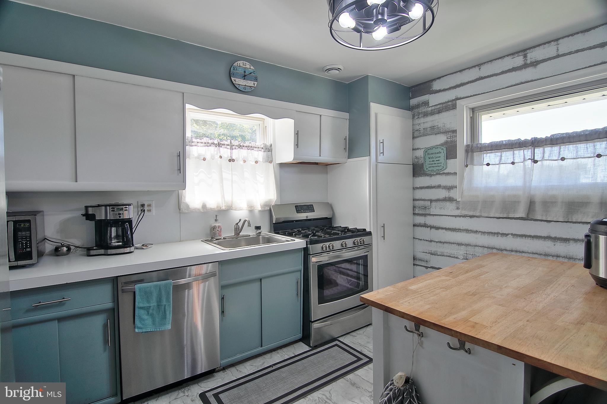 2315 Alsace Road Reading, PA 19604 - Photo 8 of 32 Kitchen