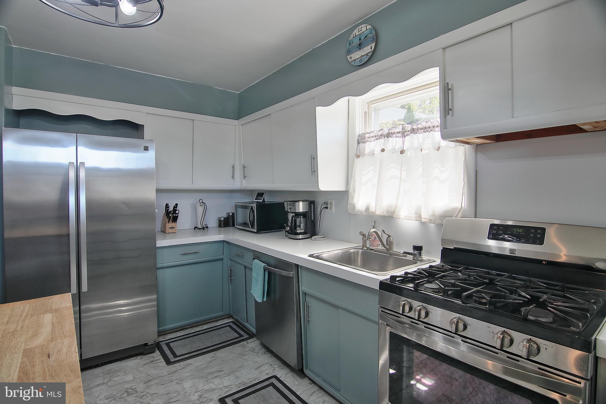 2315 Alsace Road Reading, PA 19604 - Photo 9 of 32 Kitchen