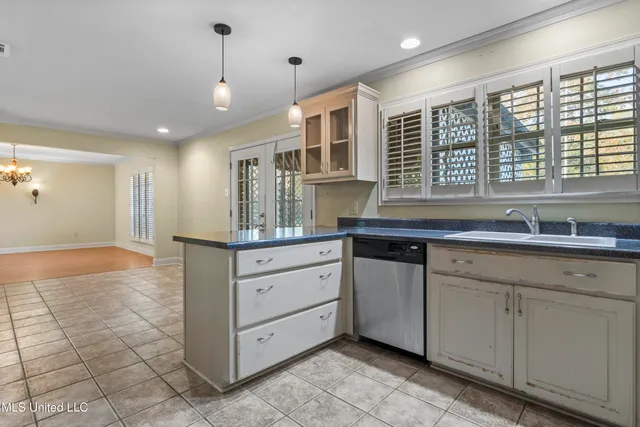 $198,000 | 1513 Woodhaven Street, Pascagoula, MS 39581