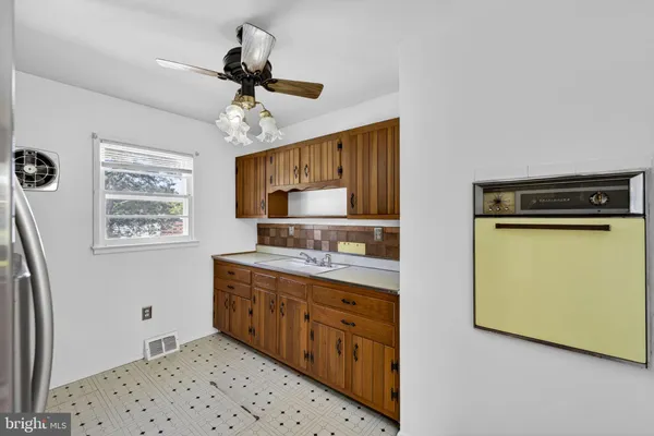 $550,000 | 9812 Lomond Drive, Manassas, VA 20109