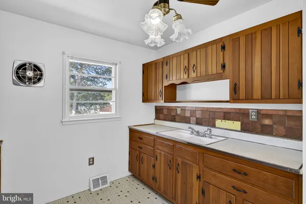 $550,000 | 9812 Lomond Drive, Manassas, VA 20109