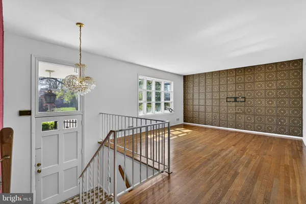 $550,000 | 9812 Lomond Drive, Manassas, VA 20109