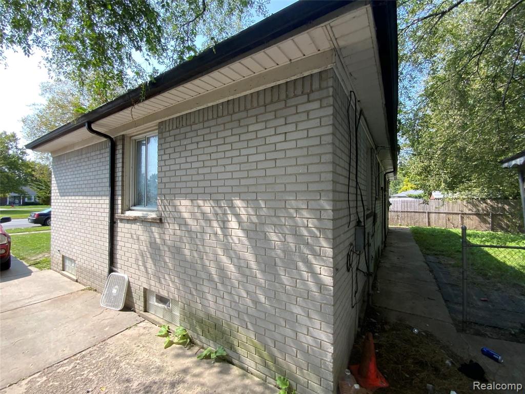 18827 Moross Road Detroit, MI 48224 - Photo 18 of 19