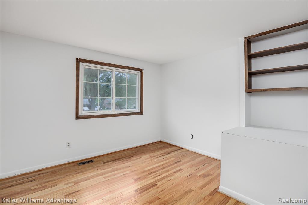 18408 Levan Road Livonia, MI 48152 - Photo 21 of 37 Gallery Image 21