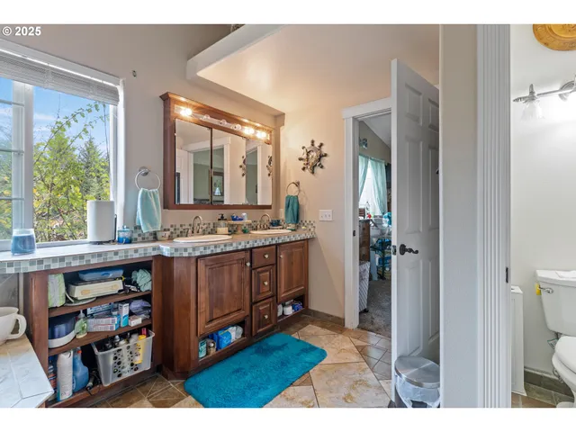 $575,000 | 1907 Southwest Duke Road, Sutherlin, OR 97479