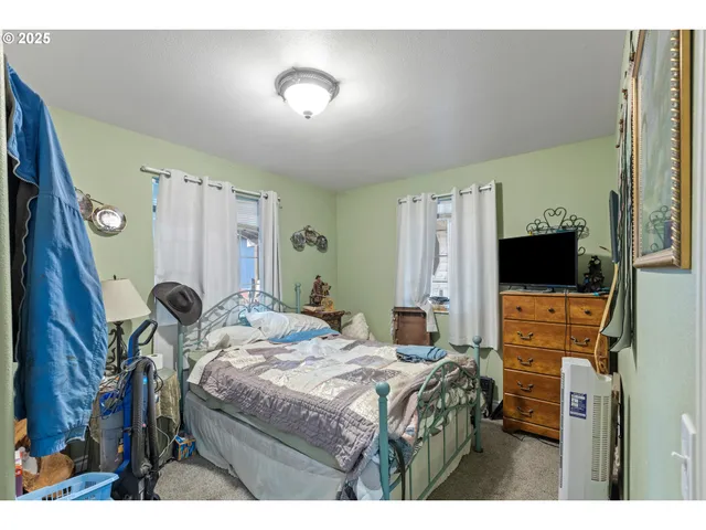 $575,000 | 1907 Southwest Duke Road, Sutherlin, OR 97479