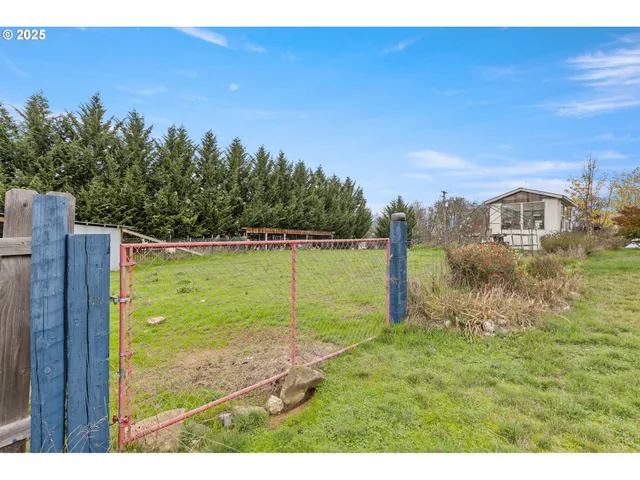 $575,000 | 1907 Southwest Duke Road, Sutherlin, OR 97479