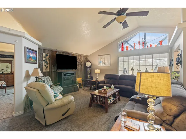 $575,000 | 1907 Southwest Duke Road, Sutherlin, OR 97479