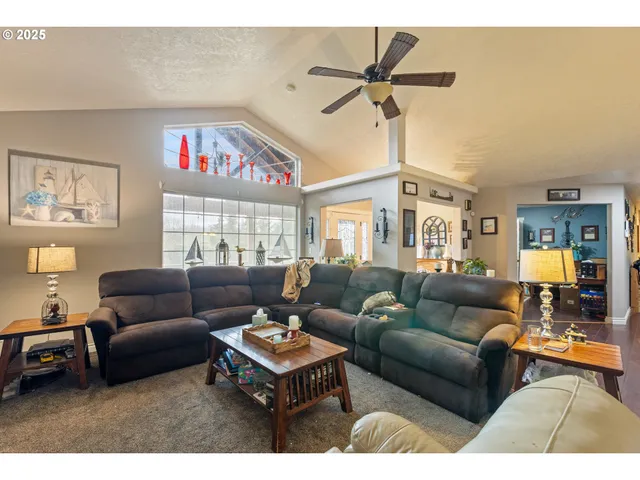 $575,000 | 1907 Southwest Duke Road, Sutherlin, OR 97479