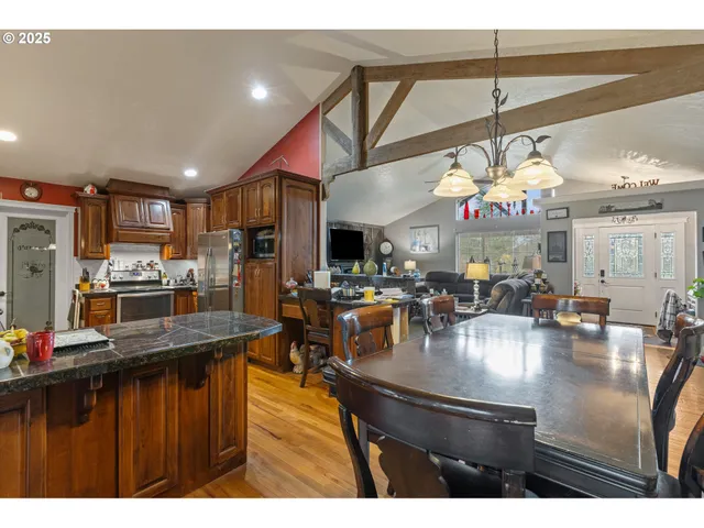 $575,000 | 1907 Southwest Duke Road, Sutherlin, OR 97479