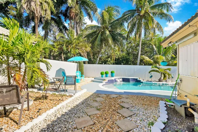 $699,000 | 471 Southwest 203rd Avenue, Pembroke Pines, FL 33029