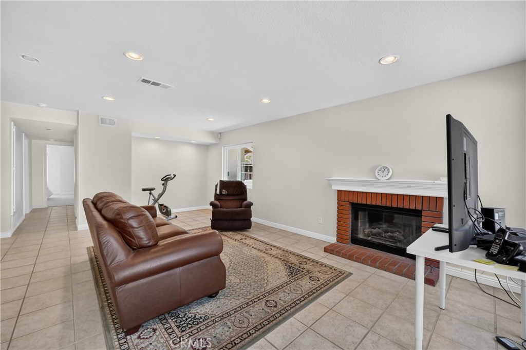 45686 Jeronimo Street Temecula, CA 92592 - Photo 14 of 39