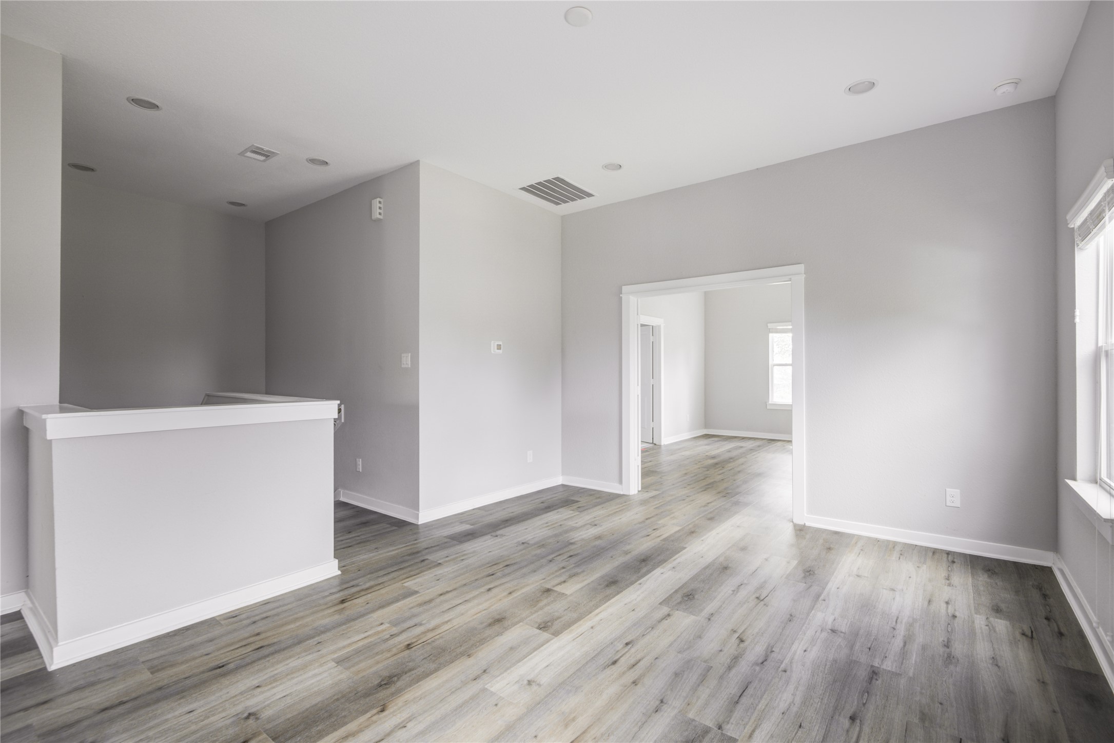 802 Berry Sage Lane Houston, TX 77022 - Photo 11 of 23 Game Room / Office / Sitting Area