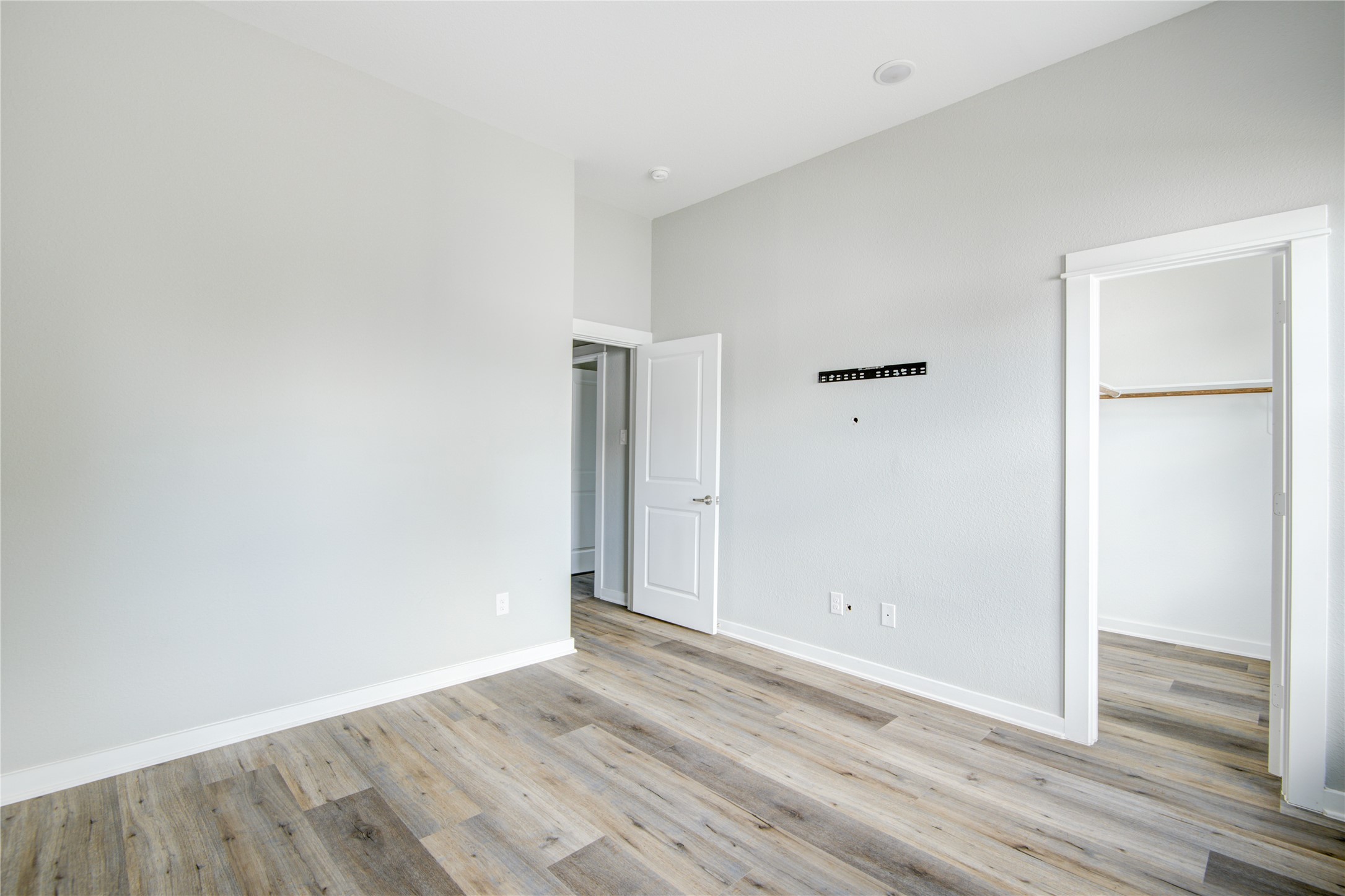 802 Berry Sage Lane Houston, TX 77022 - Photo 17 of 23 Bedroom 2