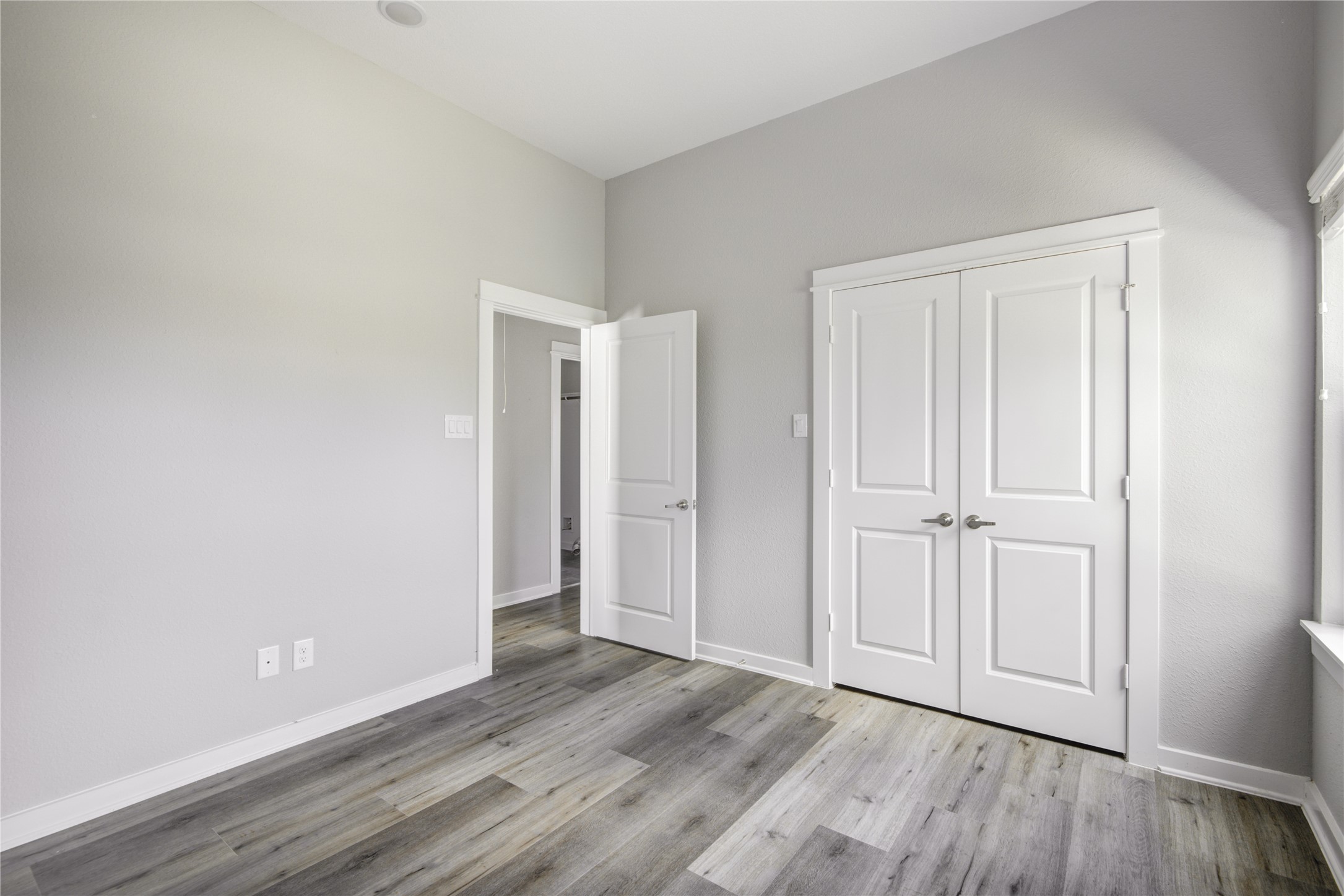 802 Berry Sage Lane Houston, TX 77022 - Photo 20 of 23 Bedroom 3