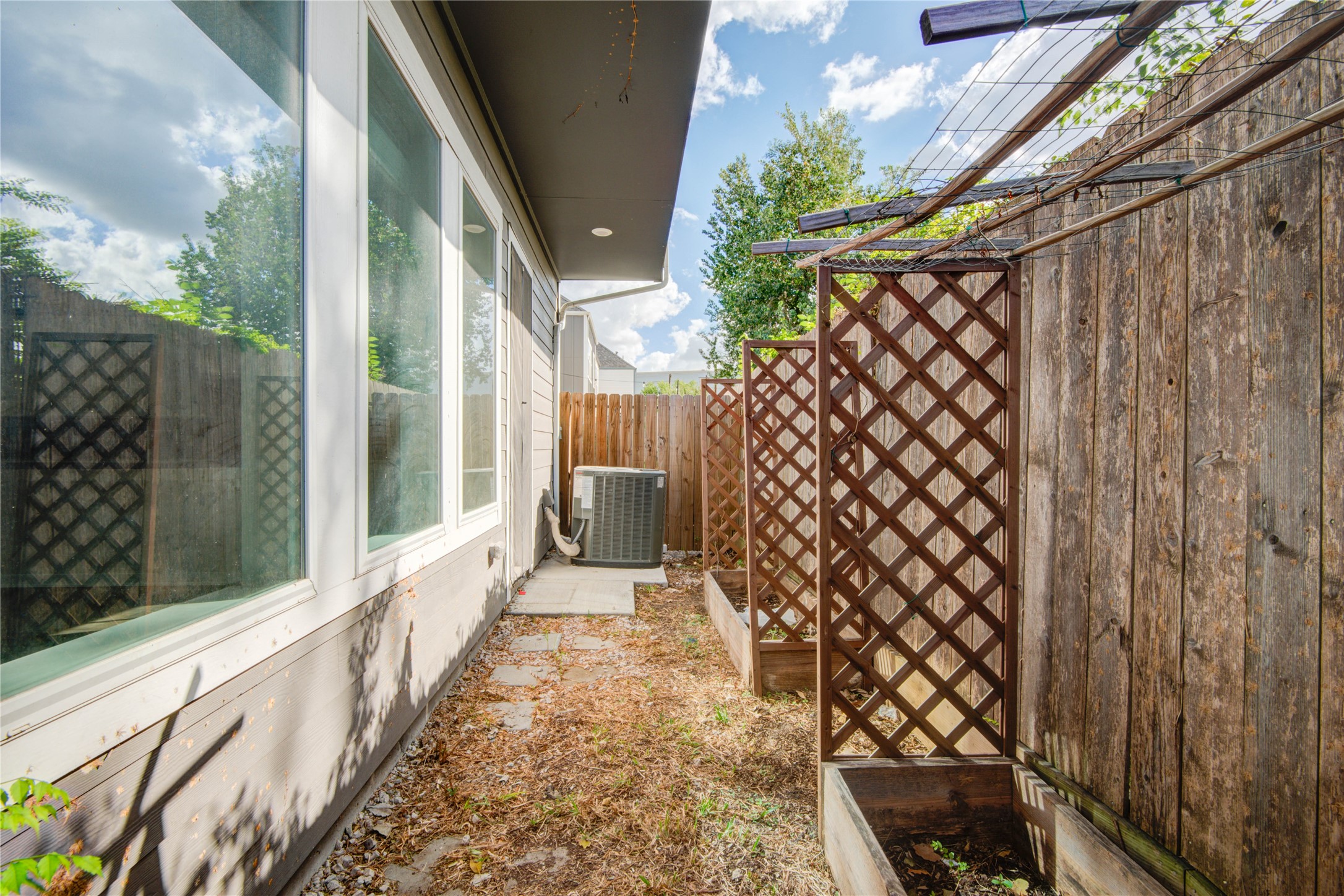 802 Berry Sage Lane Houston, TX 77022 - Photo 21 of 23 Backyard