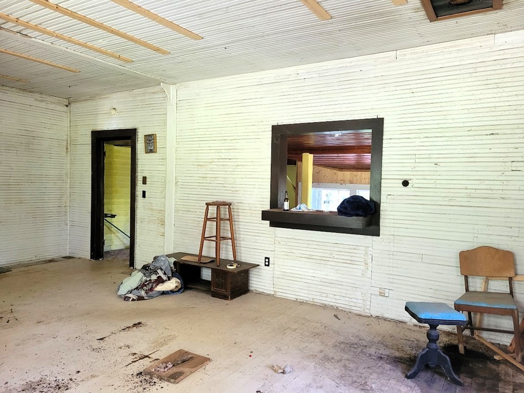 34 Long Road Chappells, SC 29037 - Photo 8 of 25