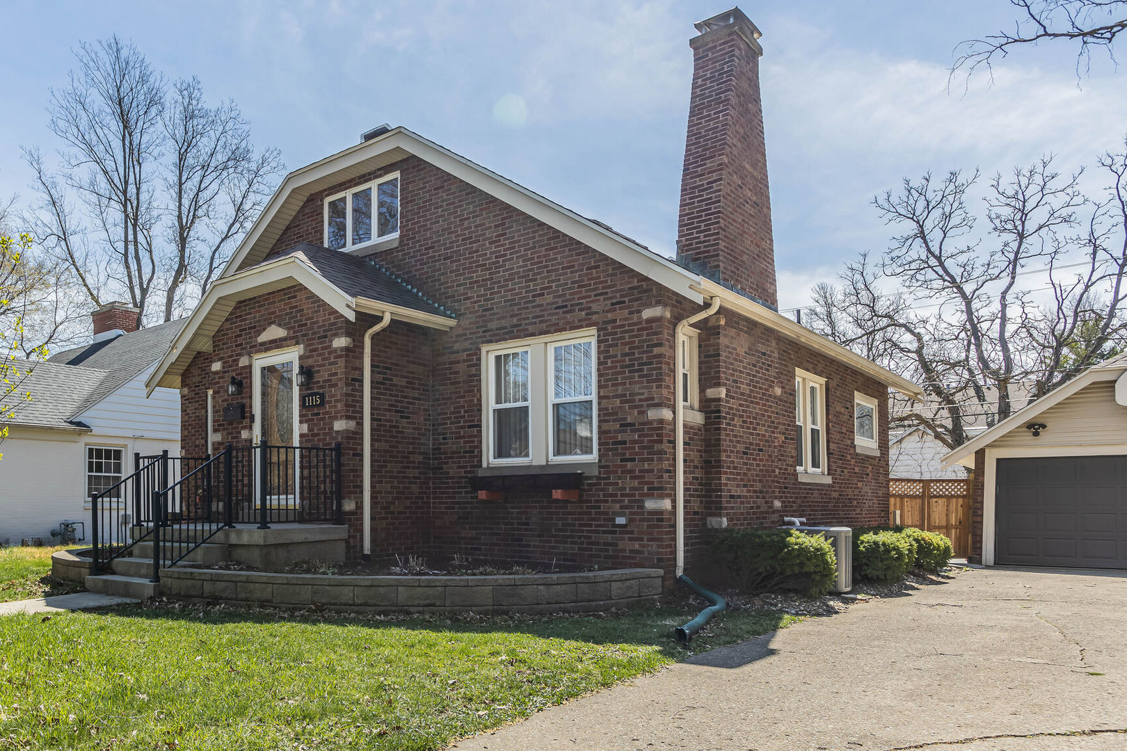 1115 West John Street Champaign, IL 61821 - Photo 2 of 35