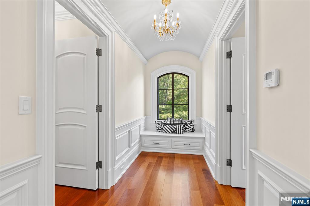 1 Sandstone Ridge Upper Saddle River, NJ 07458 - Photo 23 of 48