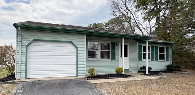 $249,900 | 36 Westport Drive, Whiting, NJ 08759