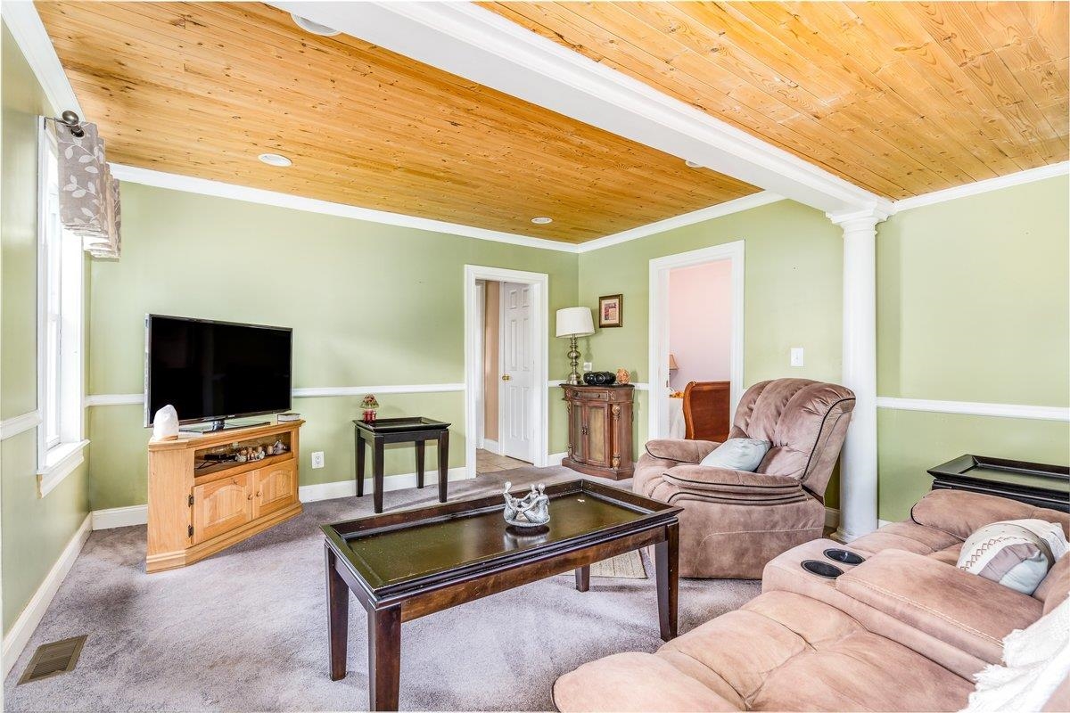 23 Ellen Court Manchester, NH 03103 - Photo 14 of 21