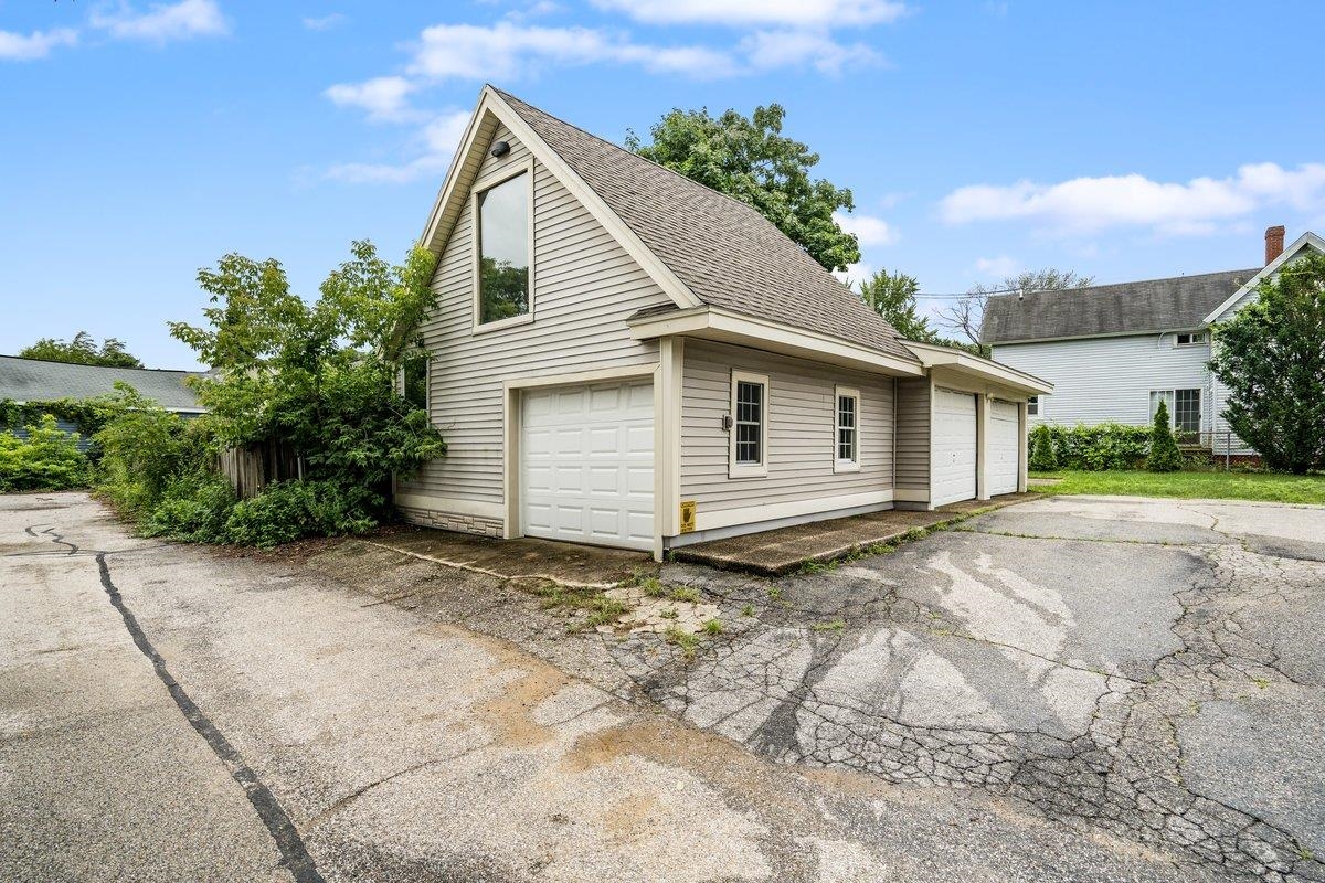 23 Ellen Court Manchester, NH 03103 - Photo 5 of 21