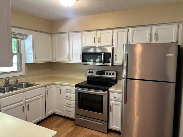 $169,900 | 907 B North Carlisle Drive, Rochelle, IL 61068